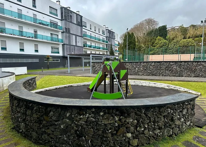 Azores Lava T3 شقة